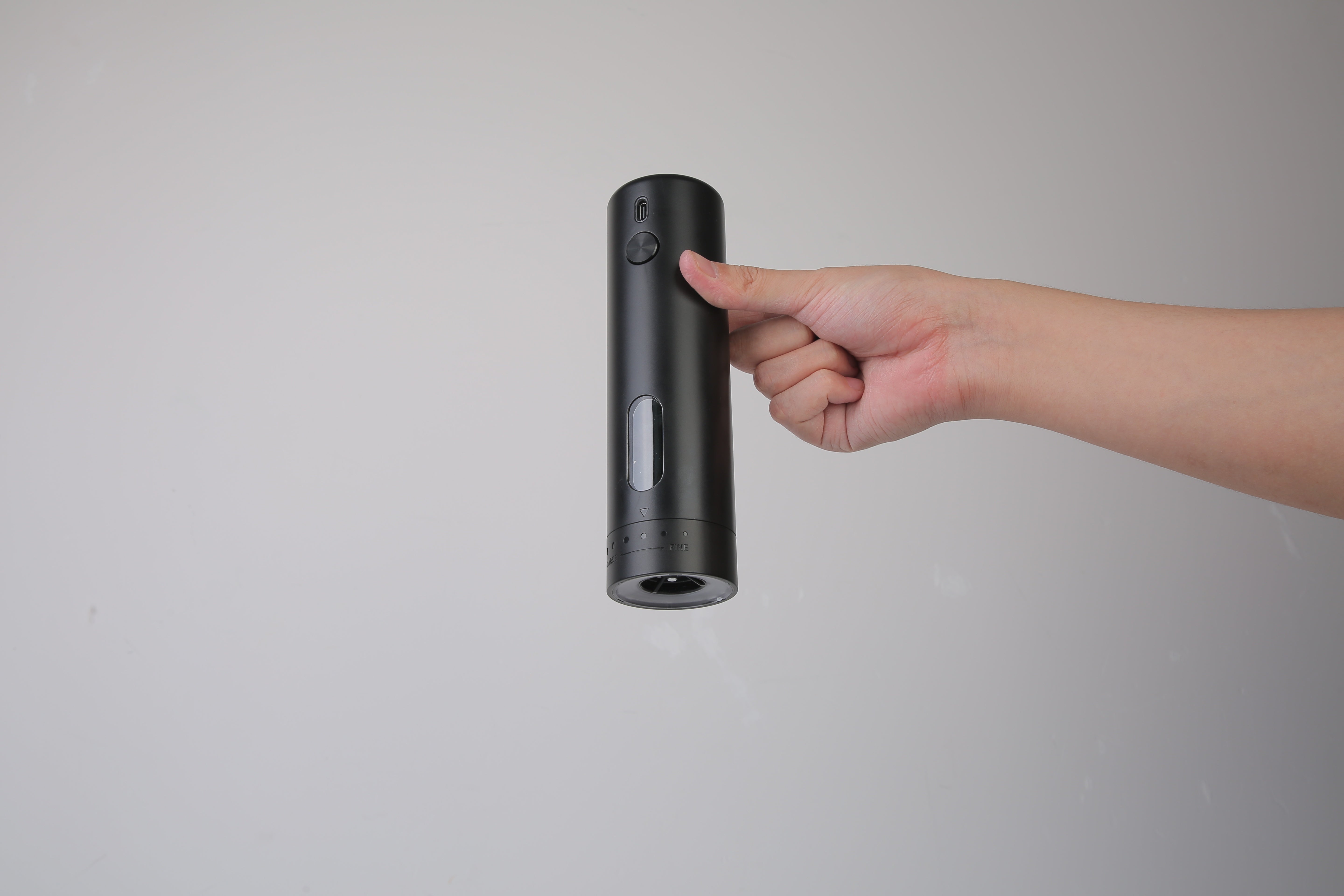 1Pc  Electric Pepper Grinder USB Rechargeable Pepper Mill Automatic Salt Grinder With 6 Adjustable Coarseness LED Light 110ML Container One Hand Operation For Kitchen Essential